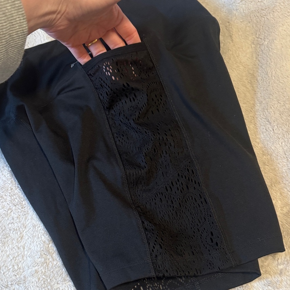 PINK Victoria's Secret || Pink Active Bike Shorts (M) - Picture 4 of 10